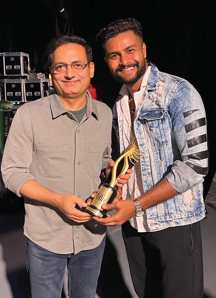 Ayush Lokre with an IIFA award